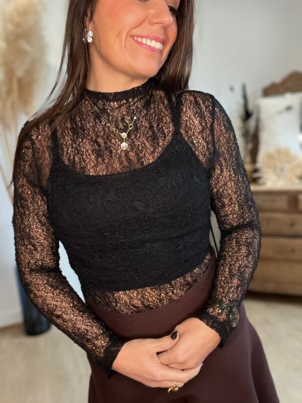 blouse dentelle noire Sous pull dentelle fine noir - modèle Esmee