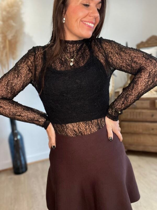 top dentelle fine noire Sous pull dentelle fine noir - modèle Esmee