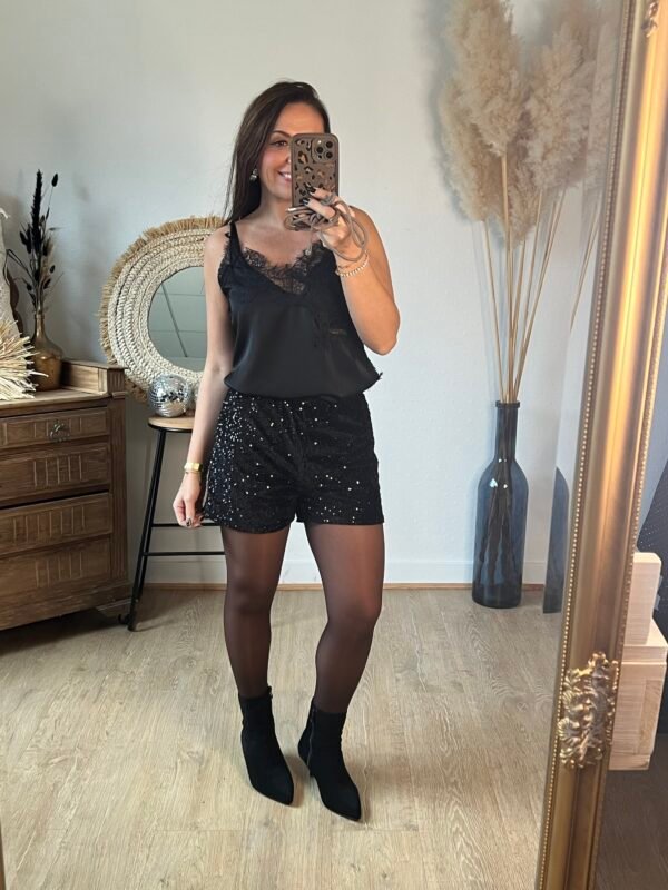 img_6543-2 Short à sequins noir - modèle séquoia