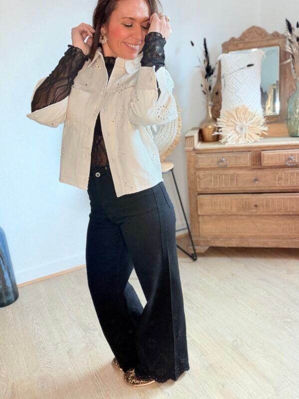 Jean Wide Leg broderie noir - Modèle Jackie