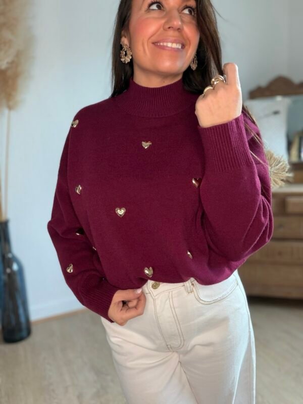 Pull bordeaux à cœurs métalliques– Modèle