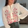 Blouse écru motif brodés colorés - Modèle Ally