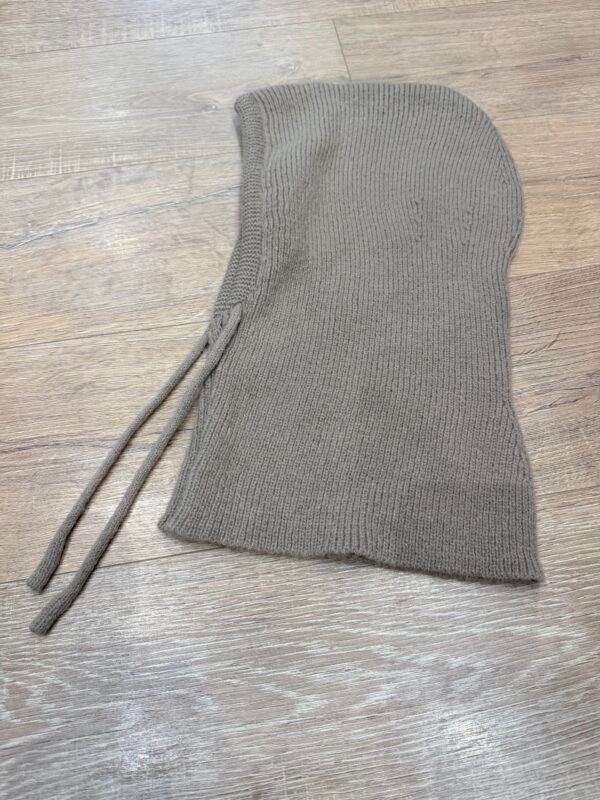 img_0955 Cagoule en maille taupe – Modèle Nancy