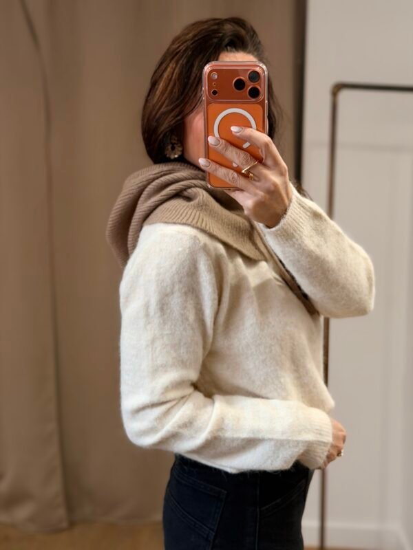 img_0967-3 Cagoule en maille taupe – Modèle Nancy