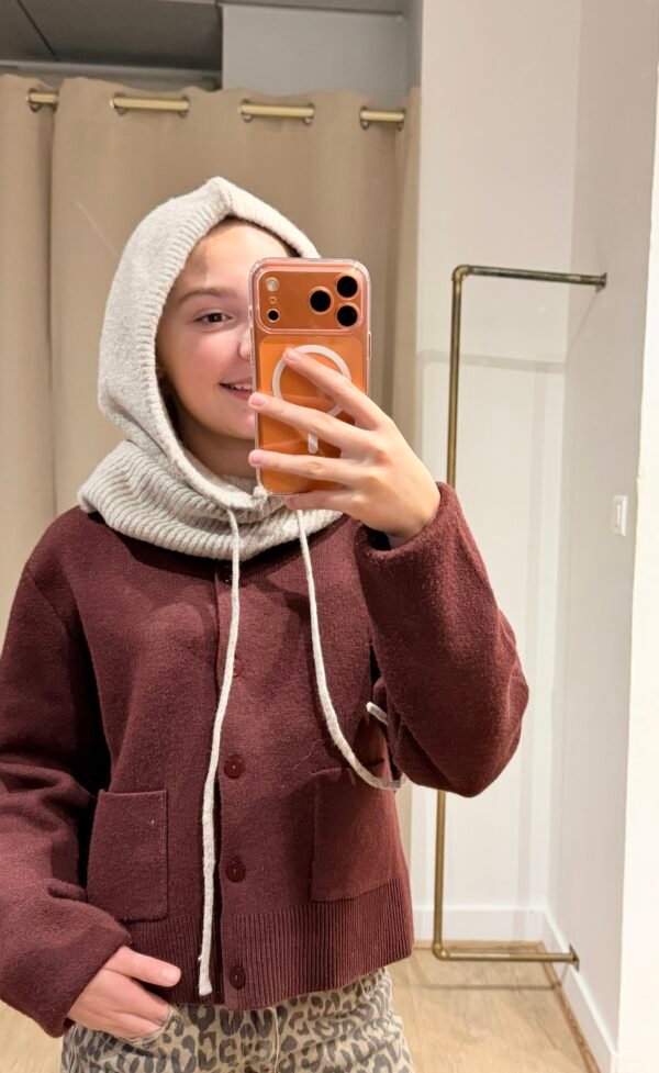 img_1135-2 Cagoule taupe clair – Modèle Lucile