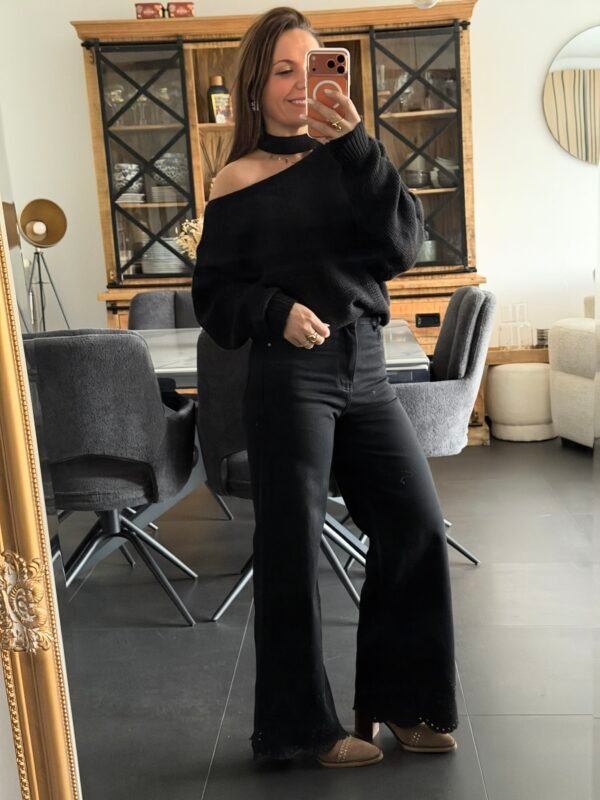 Pull noir épaule dénudée – Modèle Lalie