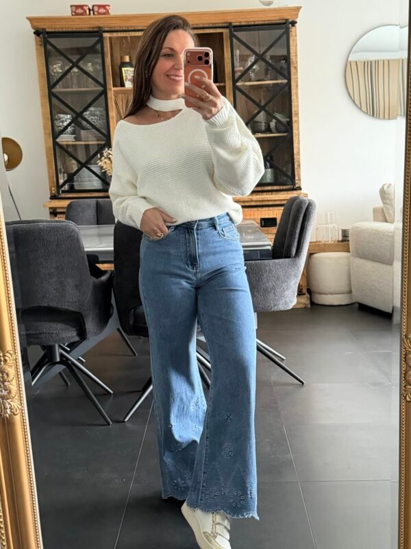 Pull blanc épaule dénudée – Modèle Lalie