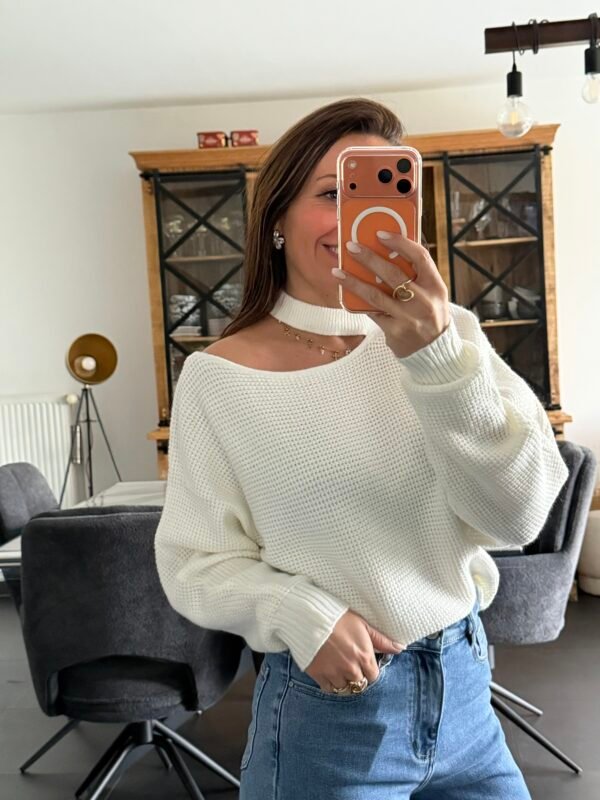 Pull blanc épaule dénudée – Modèle Lalie