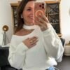 Pull blanc épaule dénudée – Modèle Lalie