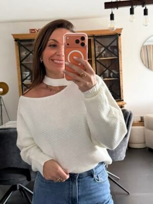 Pull blanc épaule dénudée – Modèle Lalie