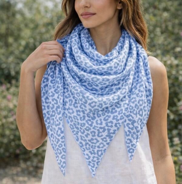 Foulard gaze de coton léopard bleu - Modèle Magdalena