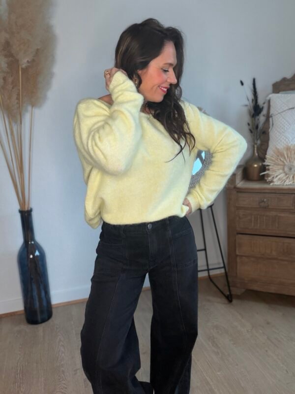 Pull jaune pale dos dentelle – Modèle Sarah