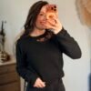 Pull avec dentelle noire – Modèle Ava