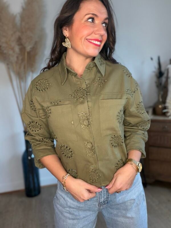Sur chemise brodée kaki - Modèle Cassy