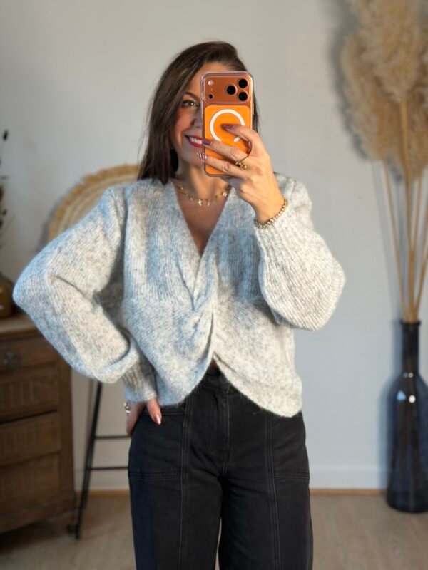 Pull réversible à noeud torsade gris clair – Modèle Orlane