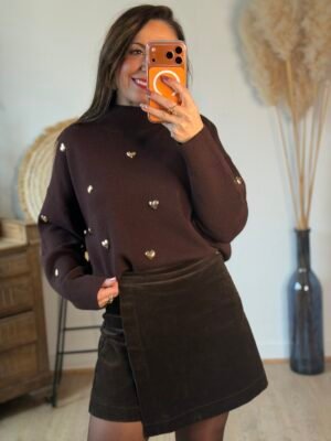 Pull marron à cœurs métalliques– Modèle