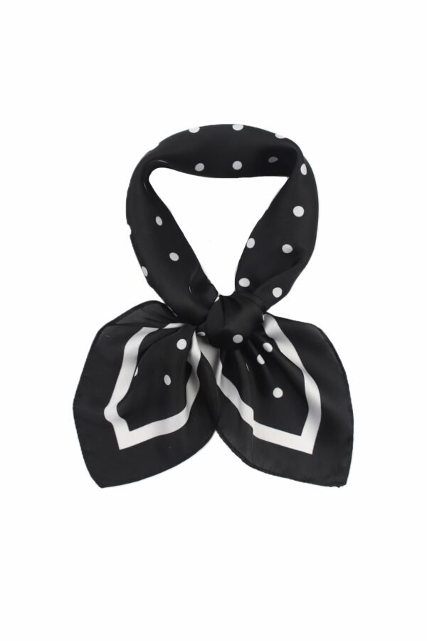 img_9787-2 Petit foulard carré – Modèle Aurélia