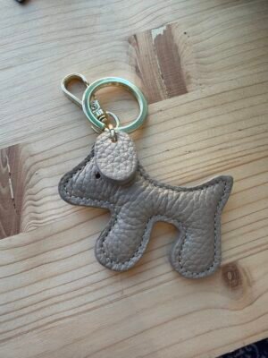 Porte clés chien en cuir - Modele Bake