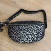 Sac banane métallisé noir léopard – Modèle Lou