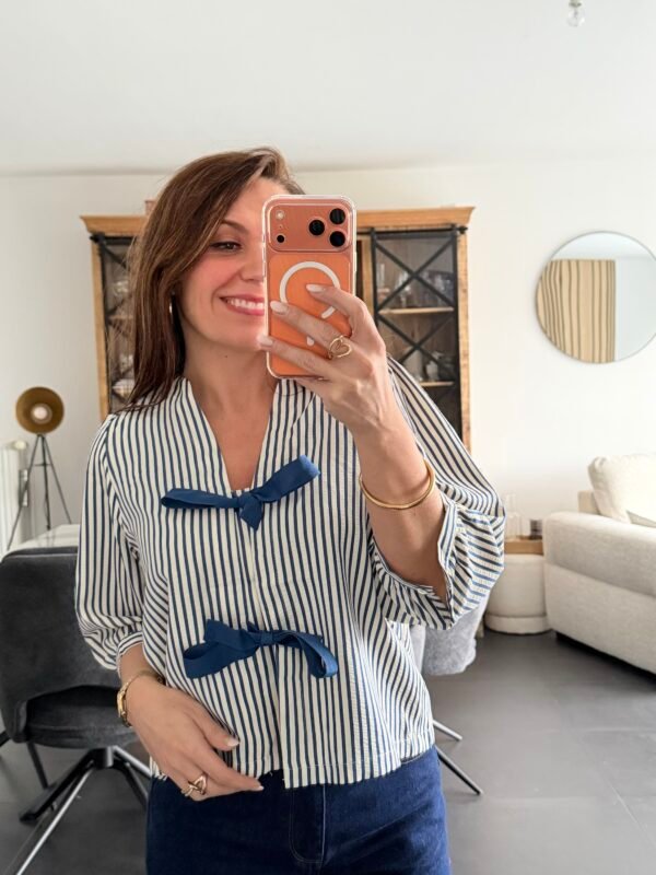 Chemise rayée bleu avec noeuds - Modèle Cynthia