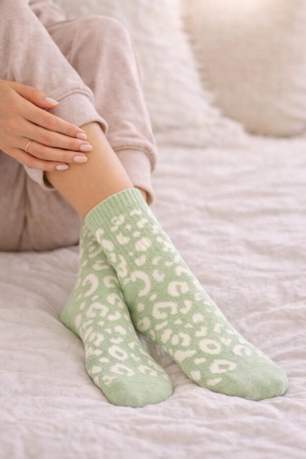 img_3507 Chaussettes à Paillettes Léopard vert clair