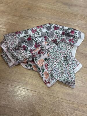Grand foulard carré – Modèle Flora