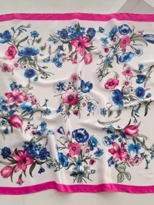 img_5850 Petit foulard carré – Modèle Florine