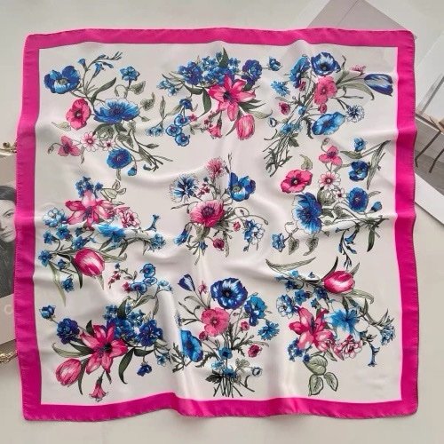 Petit foulard carré – Modèle Florine