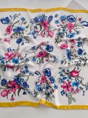 img_5851 Petit foulard carré – Modèle Florine