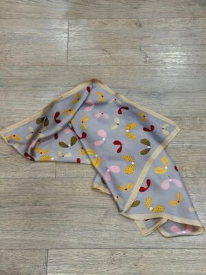 Petit foulard carré – Modèle Elise