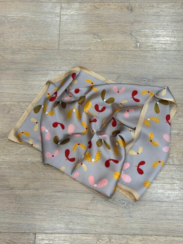 img_5868 Petit foulard carré – Modèle Elise