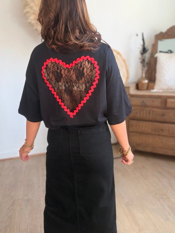 T shirt noir cœur dentelle - Modèle Anne