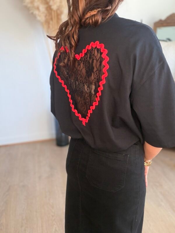 T shirt noir cœur dentelle - Modèle Anne