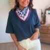 T shirt bleu marine avec foulard  - Modèle Satine