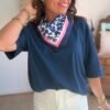 T shirt bleu marine avec foulard  - Modèle Satine