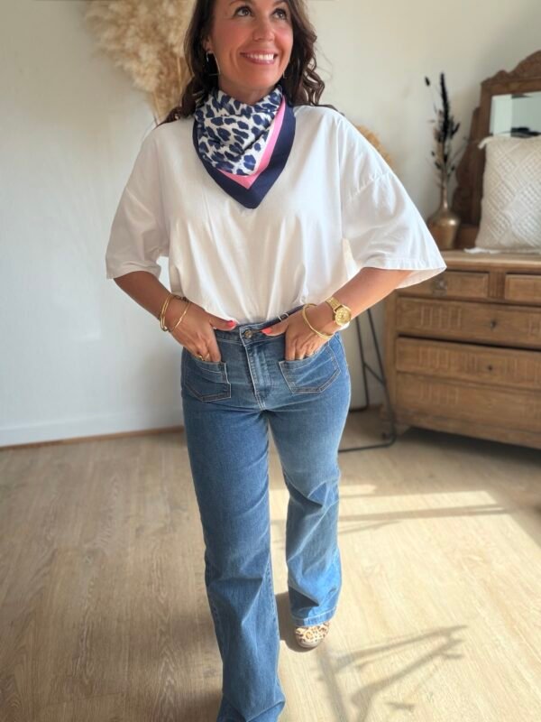 T shirt blanc avec foulard  - Modèle Satine