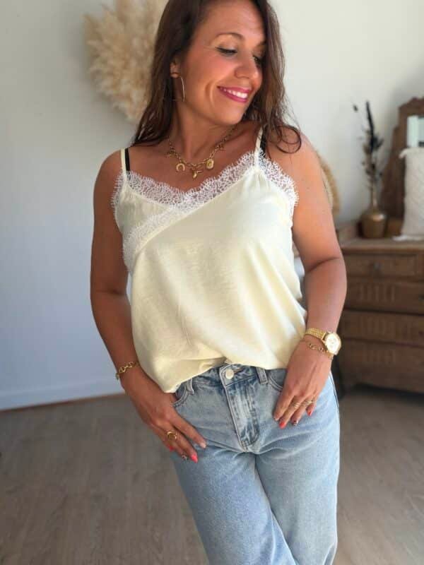 img_7758 Top jaune à bretelles avec dentelle - Modèle Lisie