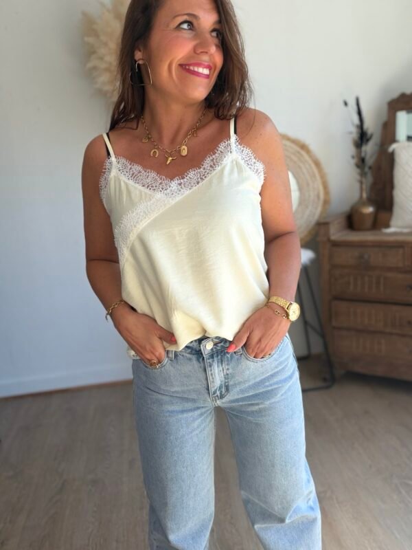 img_7761 Top jaune à bretelles avec dentelle - Modèle Lisie