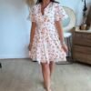 Robe courte fleurie fond blanc  - Modèle Sylvia