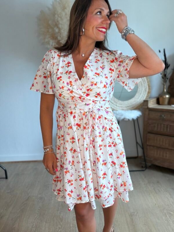 Robe courte fleurie fond blanc  - Modèle Sylvia