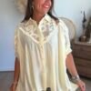 Chemise jaune pastel avec broderie - Modèle Angelo