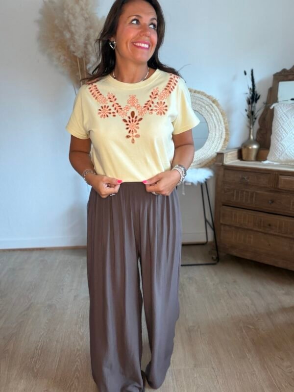 T shirt jaune avec broderie - Modèle Ziggi