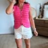 Gilet sans manches en maille rayé fushia - Modèle Armanda