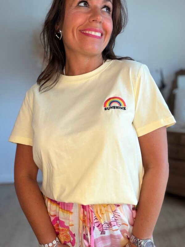 T shirt jaune avec broderie arc en ciel - Modèle Rainbow