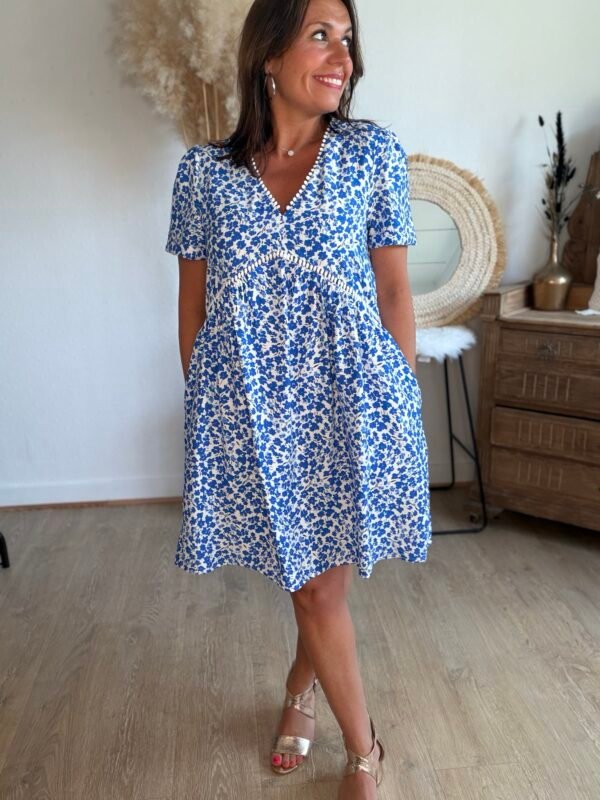 Robe courte fleurie bleu - Modèle Laetitia