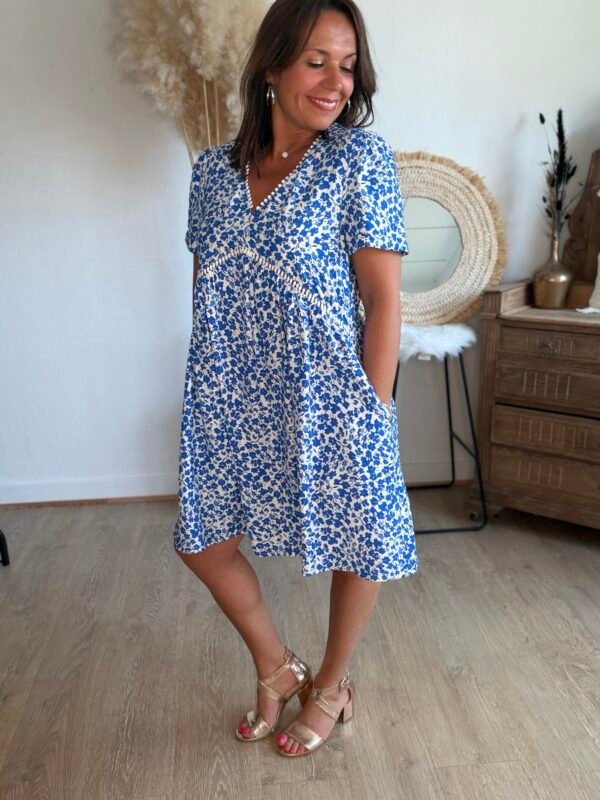 Robe courte fleurie bleu - Modèle Laetitia