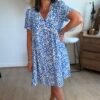 Robe courte fleurie bleu - Modèle Laetitia