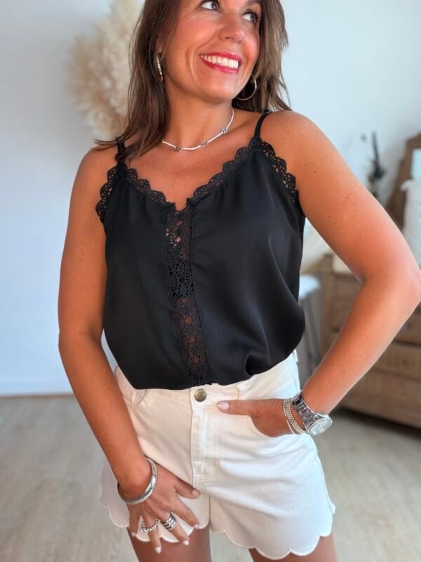 Top noir broderie  - Modèle Tara