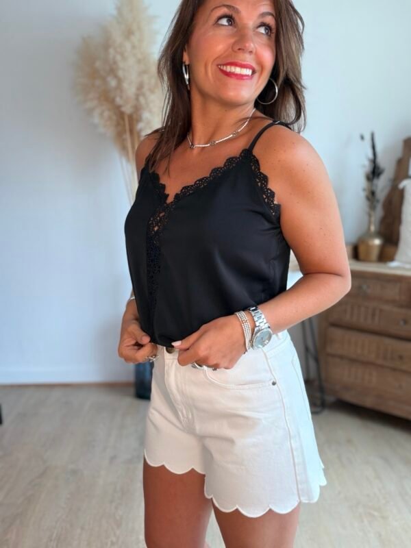 Top noir broderie  - Modèle Tara