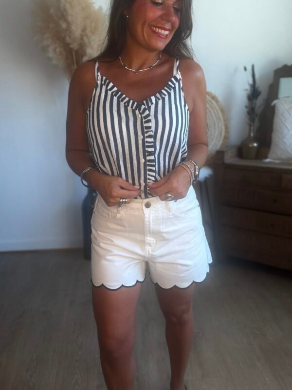 Short en jean blanc marine  - Modèle  Fleur